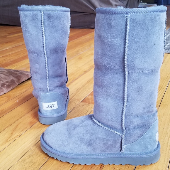 NWOT Ugg Classic Tall Gray Boots - Picture 4 of 7